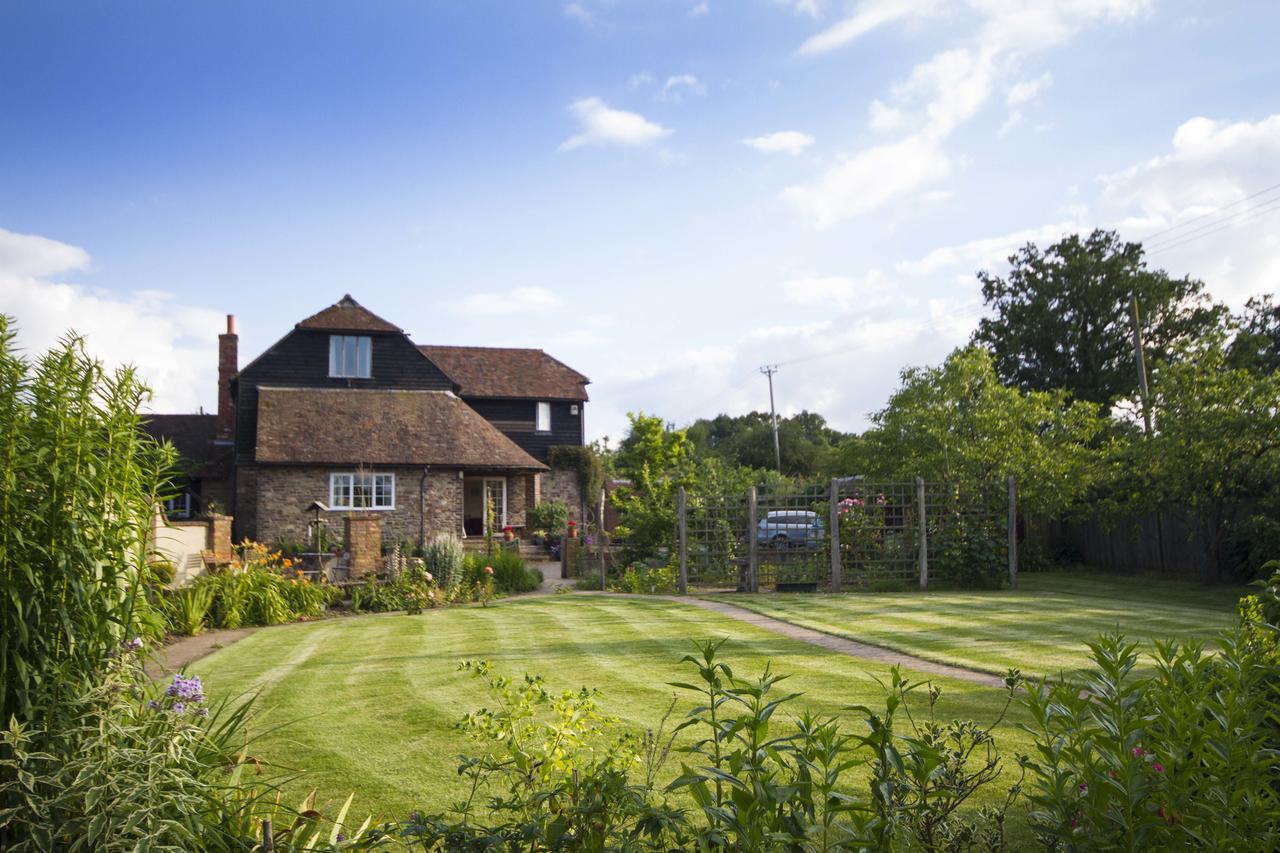 Magpies Lodge Slinfold Kültér fotó
