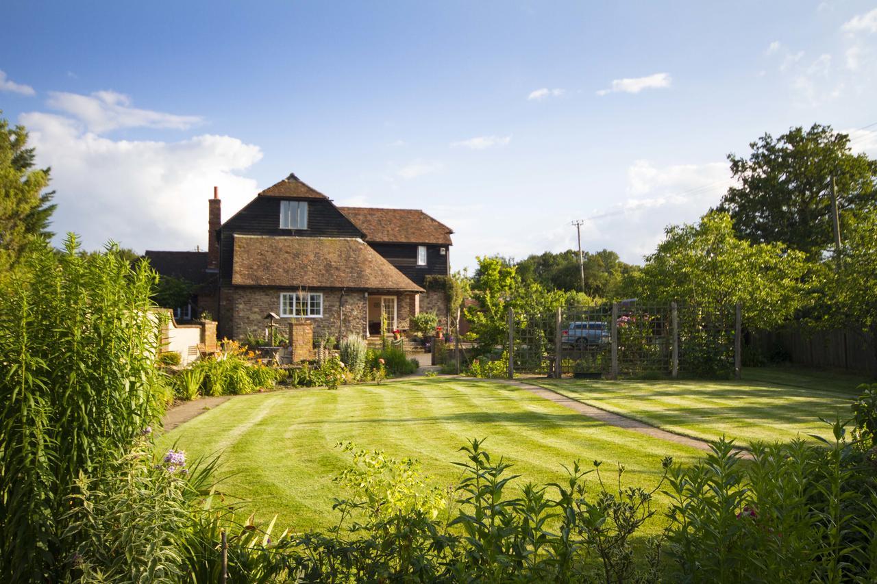 Magpies Lodge Slinfold Kültér fotó
